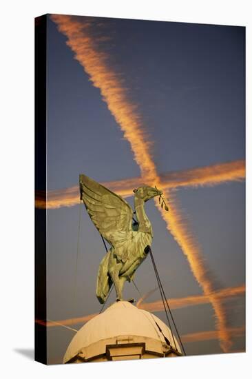 Liver Bird on Royal Liver Building, Liverpool, Merseyside, England, UK-Paul McMullin-Stretched Canvas