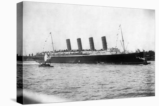 Lusitania Maiden Voyage Photograph - New York, NY-Lantern Press-Stretched Canvas