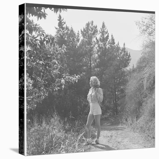 Marilyn Monroe in California-Ed Clark-Premier Image Canvas