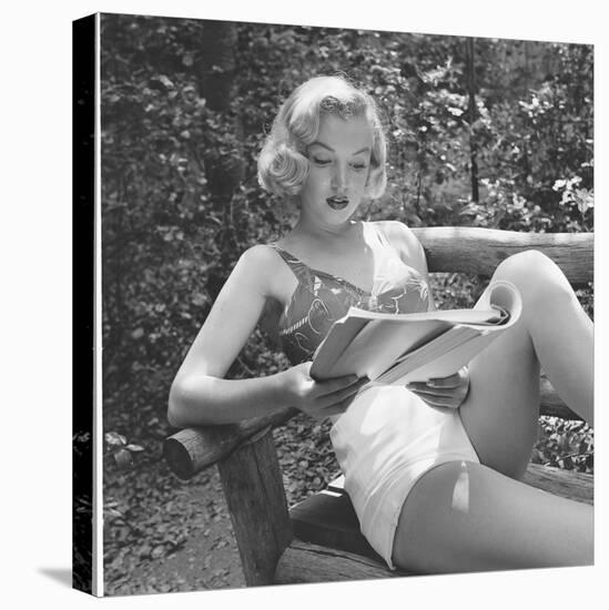 Marilyn Monroe in California-Ed Clark-Premier Image Canvas