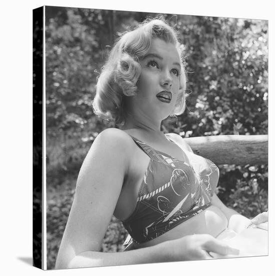 Marilyn Monroe in California-Ed Clark-Premier Image Canvas