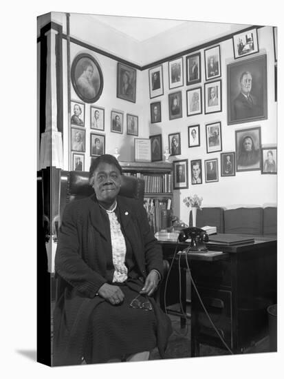 Mary Mcleod Bethune, Civil Rights Activist-Science Source-Premier Image Canvas