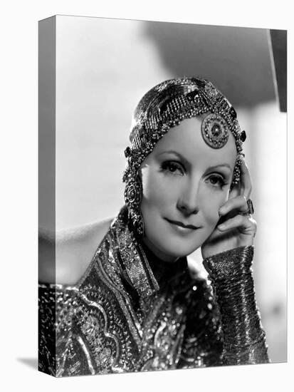 MATA HARI, 1932 directed by GEORGE FITZMAURICE Greta Garbo (b/w photo)-null-Stretched Canvas