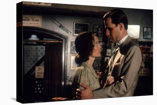 Mia Farrow and Jeff Daniels PURPLE ROSE OF CAIRO, 1985 directed by WOOD Y ALLEN (photo)-null-Stretched Canvas