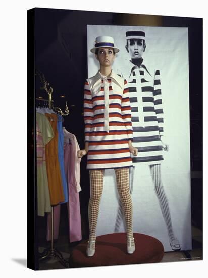 Model Dari Lallou Standing in Front of Poster of Twiggy Wearing Look a Like Outfit-Ralph Crane-Premier Image Canvas