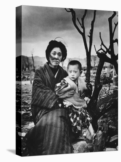 Mother and Child in Hiroshima, Four Months After the Atomic Bomb Dropped-Alfred Eisenstaedt-Premier Image Canvas