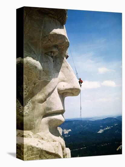 Mount Rushmore Repairman Working on Lincoln's Nose-Bettmann-Premier Image Canvas