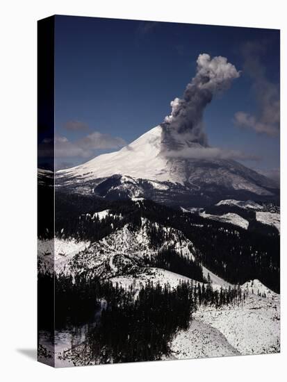 Mount St. Helens Erupts-Jim Sugar-Premier Image Canvas