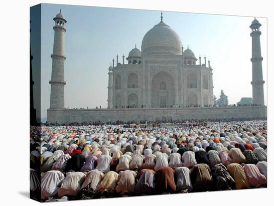 Muslim Faithful Pray at the Mosque in the Taj Mahal Complex to Celebrate Eid-Al-Fitr-null-Premier Image Canvas