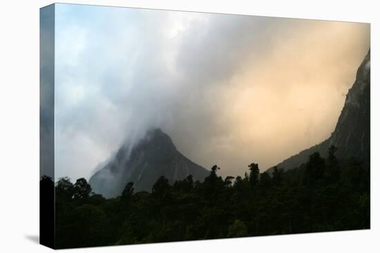 New Zealand, Fjordland National Park, Milford Sound, Mitre Peak-Catharina Lux-Premier Image Canvas