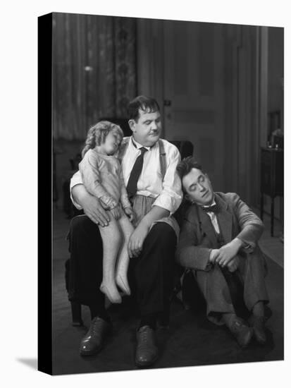 Oliver Hardy, Stan Laurel, Jacquie Lyn, Pack Up Your Troubles, 1932-null-Premier Image Canvas