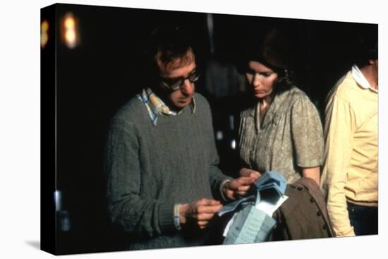 On the set, Woody Allen directs Mia Farrow. PURPLE ROSE OF CAIRO, 1985 directed by WOOD Y ALLEN (ph-null-Stretched Canvas