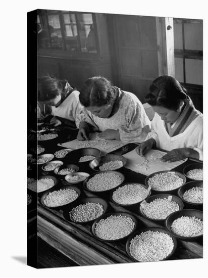 Pearl Sorters at Work Categorizing According to Size at Factory-Alfred Eisenstaedt-Premier Image Canvas