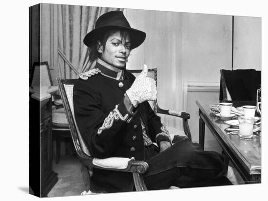 Pop Star Michael Jackson in His Hotel Room Prior to Party for Him at the Museum of Natural History-David Mcgough-Premier Image Canvas