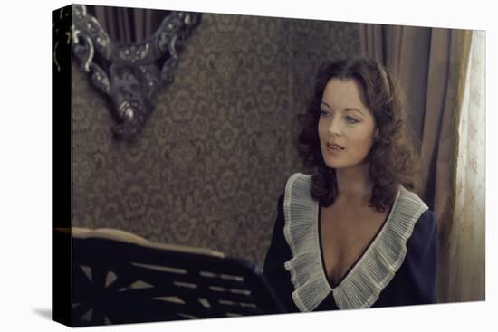 PORTRAIT by GROUPE with DAME, 1976 directed by ALEKSANDER PETROVI Romy Schneider (photo)-null-Stretched Canvas