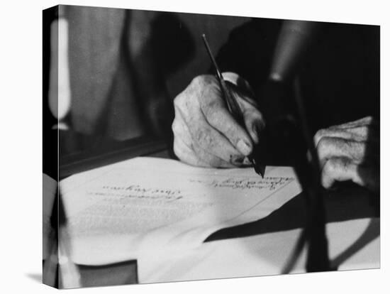 Pres. Lyndon B. Johnson Signing the Civil Rights Bill-Francis Miller-Premier Image Canvas