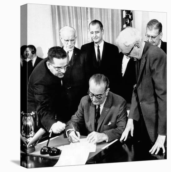 President Lyndon Johnson Signs the 24th Amendment to the Constitution-null-Stretched Canvas