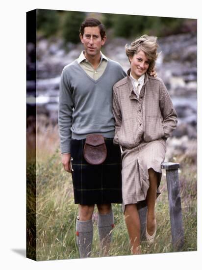 Prince and Princess of Wales at Bridge of Dee, Balmoral August 1981-null-Premier Image Canvas