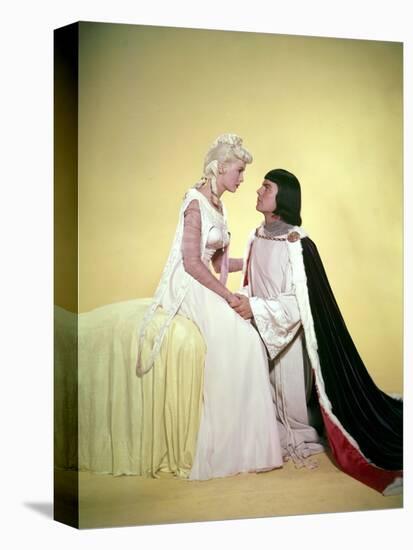 PRINCE VALIANT, 1954 directed by HENRY HATHAWAY Janet Leigh and Robert Wagner (photo)-null-Stretched Canvas