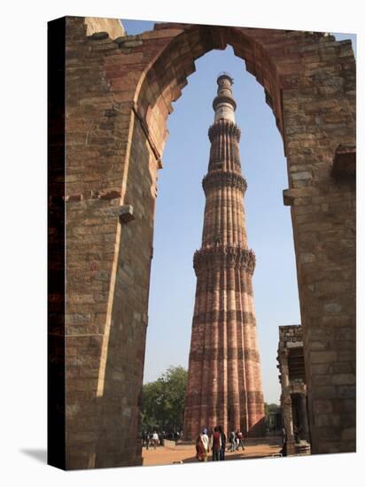 Qutab Minar Tower, UNESCO World Heritage Site, New Delhi, India, Asia-Wendy Connett-Premier Image Canvas