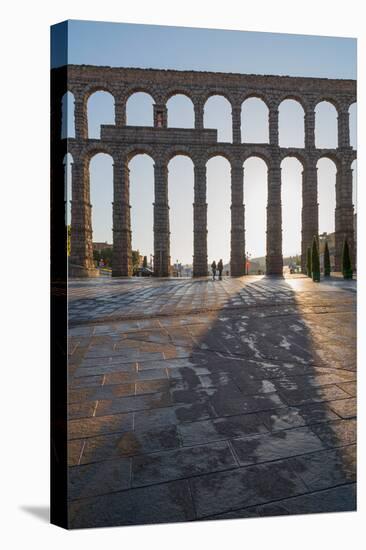 Segovia's Ancient Roman Aqueduct, Segovia, Castilla Y Leon, Spain, Europe-Martin Child-Premier Image Canvas