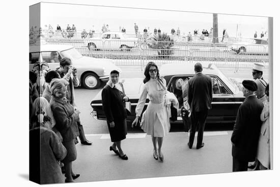 Sophia Loren Arrives at the Cinema Palace of Cannes-Mario de Biasi-Premier Image Canvas