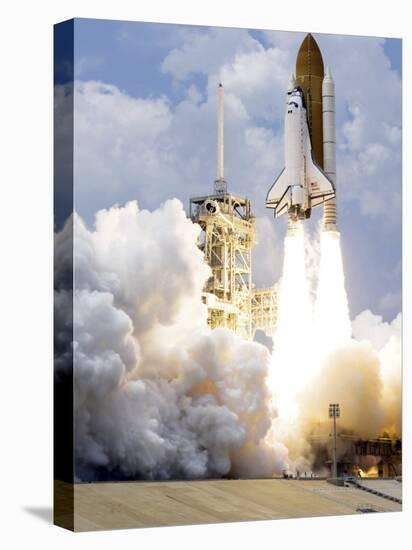 Space Shuttle Atlantis Lifts Off from its Launch Pad-null-Premier Image Canvas