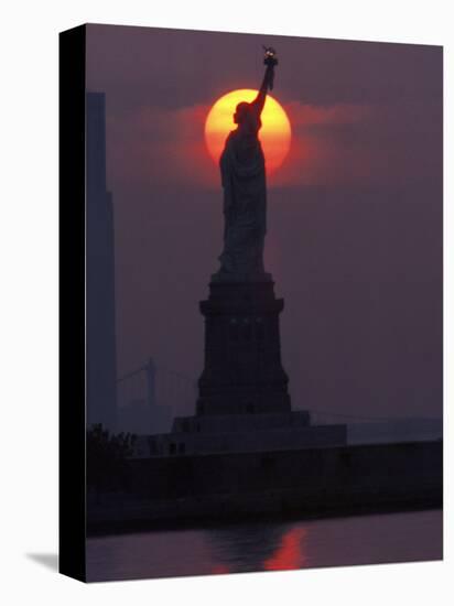 Statue of Liberty, Sunset, NYC-Kurt Freundlinger-Premier Image Canvas