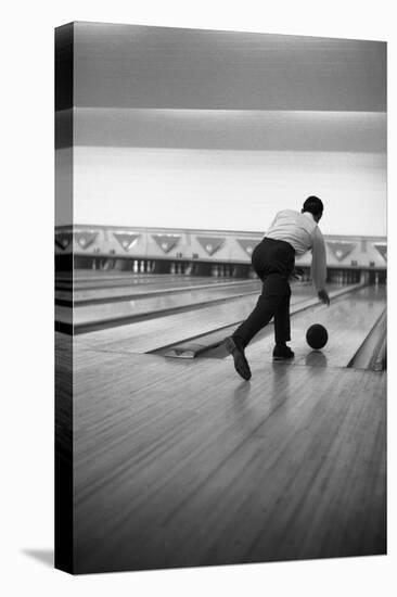 Ten Pin Bowling, Sheffield, South Yorkshire, 1964-Michael Walters-Premier Image Canvas