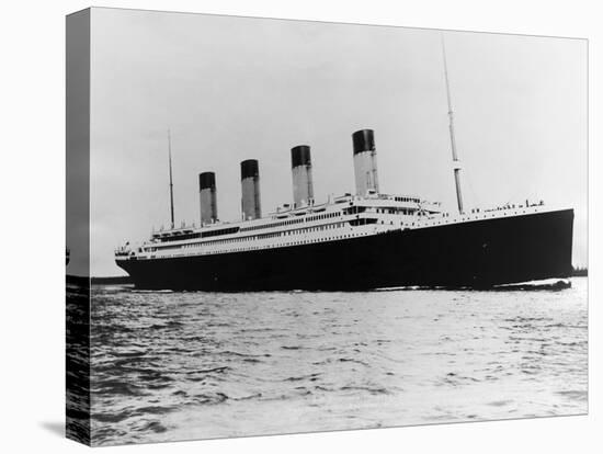 The Titanic Sails on the Ocean-null-Premier Image Canvas