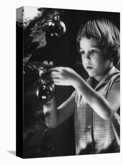 Tina Smith Decorating a Christmas Tree at Guantanamo Naval Base Where Her Dad Is Stationed-John Dominis-Premier Image Canvas