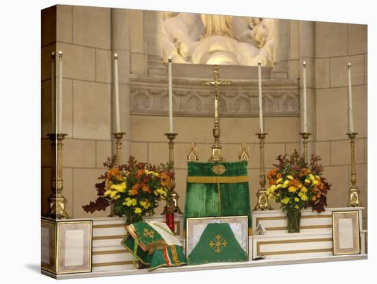 Traditionalist Mass in Notre-Dame Du Carmel Chapel, Fontainebleau, Seine-Et-Marne, France, Europe-Godong-Premier Image Canvas