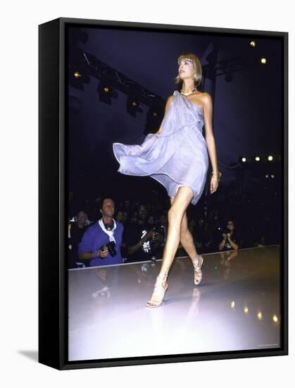 Model Linda Evangelista on the Runway-null-Framed Premier Image Canvas