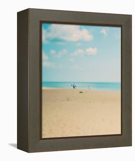 Silent Observer-Myan Soffia-Framed Stretched Canvas