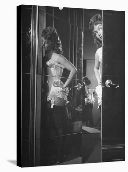 Veronica Lake Wearing Corset-Peter Stackpole-Premier Image Canvas