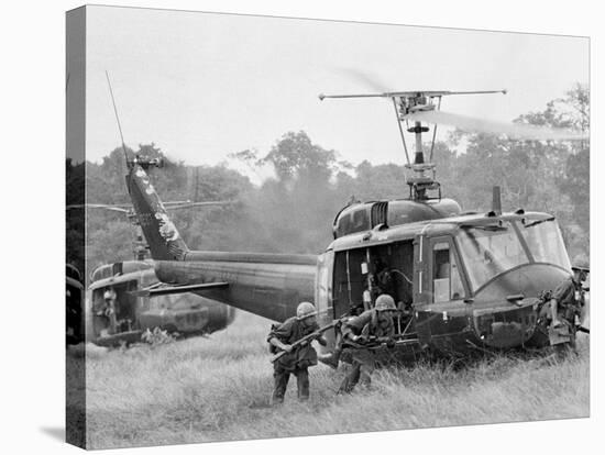 Vietnam War Helicopter Landing-Horst Faas-Premier Image Canvas