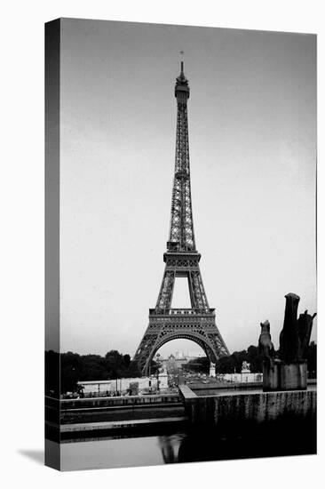 View of the Eiffel Tower Made in 1889 by Gustave Eiffel (1832-1923). Paris-Gustave Eiffel-Premier Image Canvas