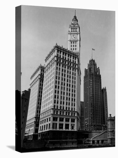 View Showing the Chicago Tribune Building-Carl Mydans-Premier Image Canvas