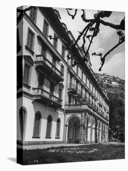 Villa D'Este, Now a Famous Hotel on Lake Como-Carl Mydans-Premier Image Canvas