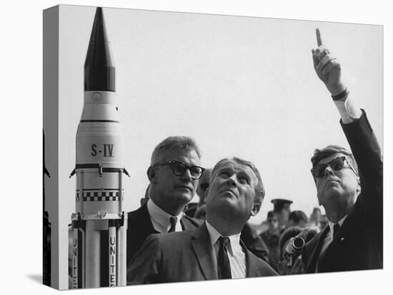 Wernher Von Braun Explains the Saturn Launch System to President Kennedy, Nov. 16, 1963-null-Stretched Canvas