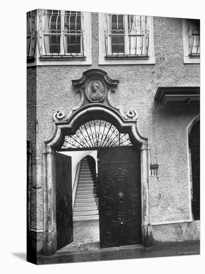 Wolfgang Amadeus Mozart's Birthplace in Salzburg-Gjon Mili-Premier Image Canvas