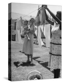 Woman Hanging the Laundry Out to Dry-Nina Leen-Premier Image Canvas