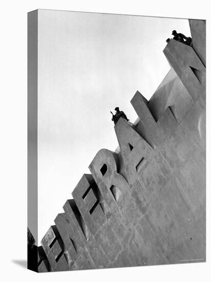 Workmen Atop General Motors Building at the NY World's Fair-Alfred Eisenstaedt-Premier Image Canvas
