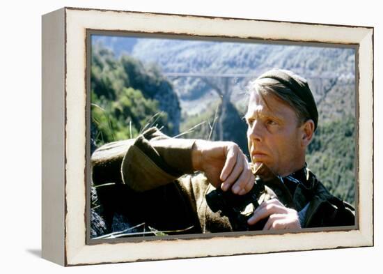 10 FROM NAVARONE, 1978 directed by GUY HAMILTON with Edward Fox (photo)-null-Framed Stretched Canvas