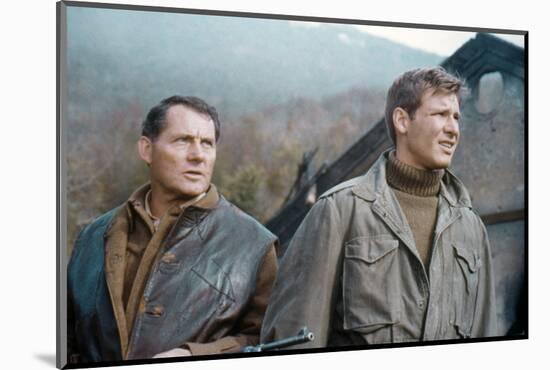 10 FROM NAVARONE, 1978 directed by GUY HAMILTON with Robert Shaw and Harrison Ford (photo)-null-Mounted Photo