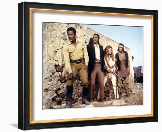 100 RIFLES, 1969 directed by TOM GRIES with Jim Brown, Burt Reynolds and Raquel Welch (photo)-null-Framed Photo