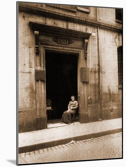 17 Rue Radzinville Ho?tel Maupeou-Eugène Atget-Mounted Photographic Print