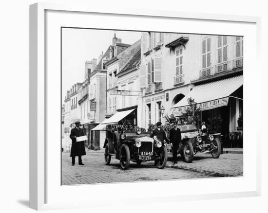 1909 Daimler and 1908 Rolls-Royce Silver Rogue, France, October 1908-null-Framed Photographic Print