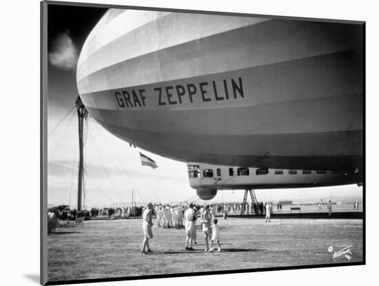 1920s-1930s People Looking at Gondola of Graf Zeppelin LZ-127 German Rigid Lighter Than Air Airship-null-Mounted Photographic Print