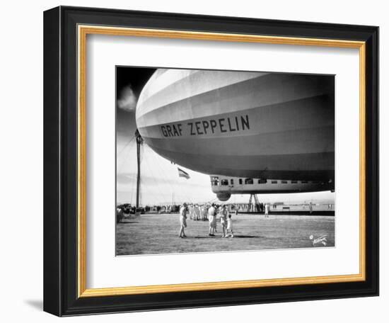 1920s-1930s People Looking at Gondola of Graf Zeppelin LZ-127 German Rigid Lighter Than Air Airship-null-Framed Photographic Print